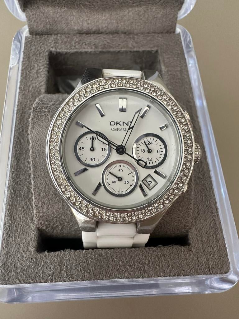DKNY Dames Horloge Wit Keramiek met Strass - Zeer Mooie Staa, Sieraden, Tassen en Uiterlijk, Horloges | Dames, DKNY, Polshorloge