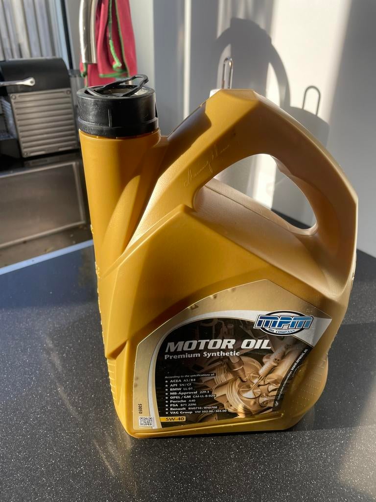 Olie van mpm 4 liter. 5w 40. Zeer goede olie premium synt., Ophalen of Verzenden