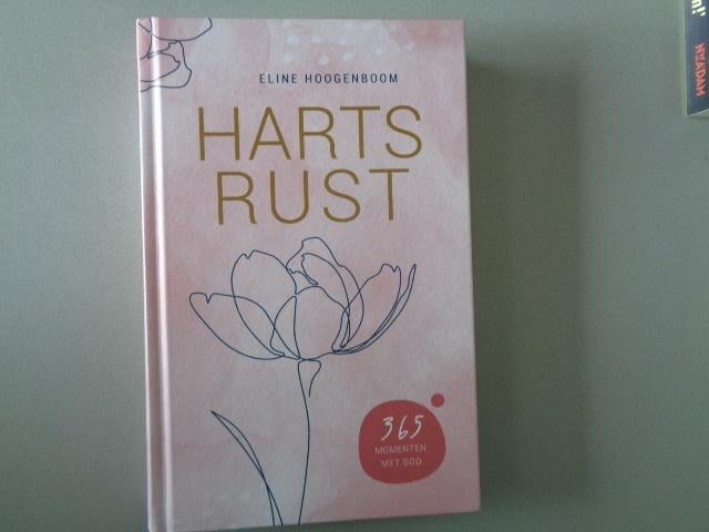 Harts Rust - Eline Hoogenboom / 365 momenten met God, Boeken, Eline Hoogenboom, Ophalen of Verzenden, Zo goed als nieuw, Christendom | Katholiek