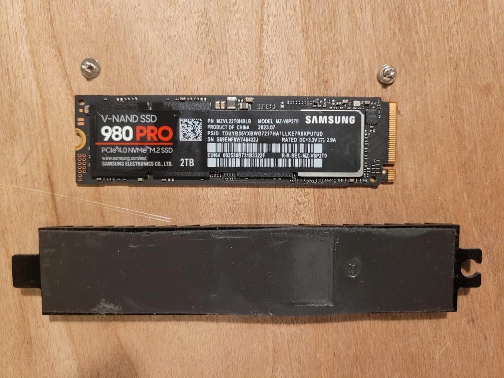 Samsung 980 pro 2tb incl heatsink, Intern, SSD, Ophalen of Verzenden, Zo goed als nieuw