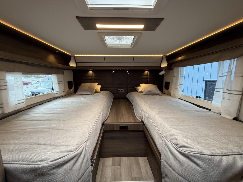 Kabe Travel Master Imperial i910 GB, Caravans en Kamperen, Standaard zit, Ringverwarming, Bedrijf, Diesel