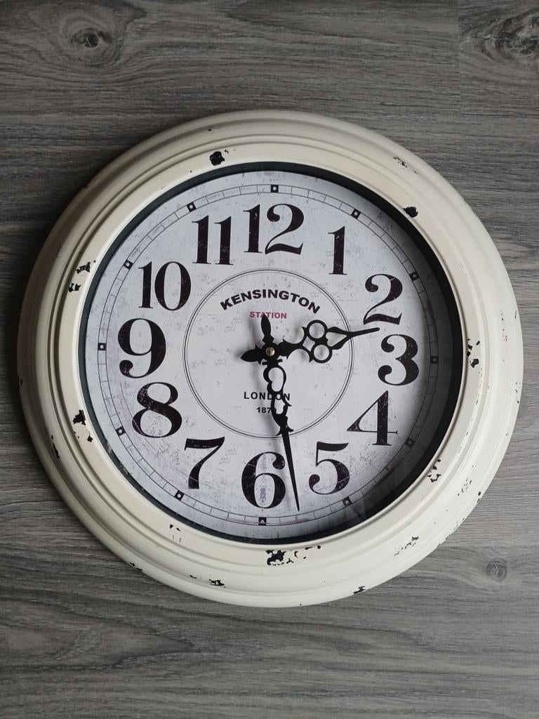Kensington Klok. Doorsnede buitenrand 43cm, Ophalen, Gebruikt, Analoog, Wandklok
