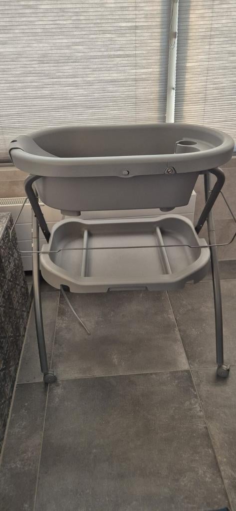 Babybadje met standaard, verkleiner en verschoonkussen, Kinderen en Baby's, Badjes en Verzorging, Ophalen, Gebruikt, Badje, Standaard