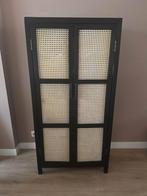 Leuke kast met webbing, Ophalen