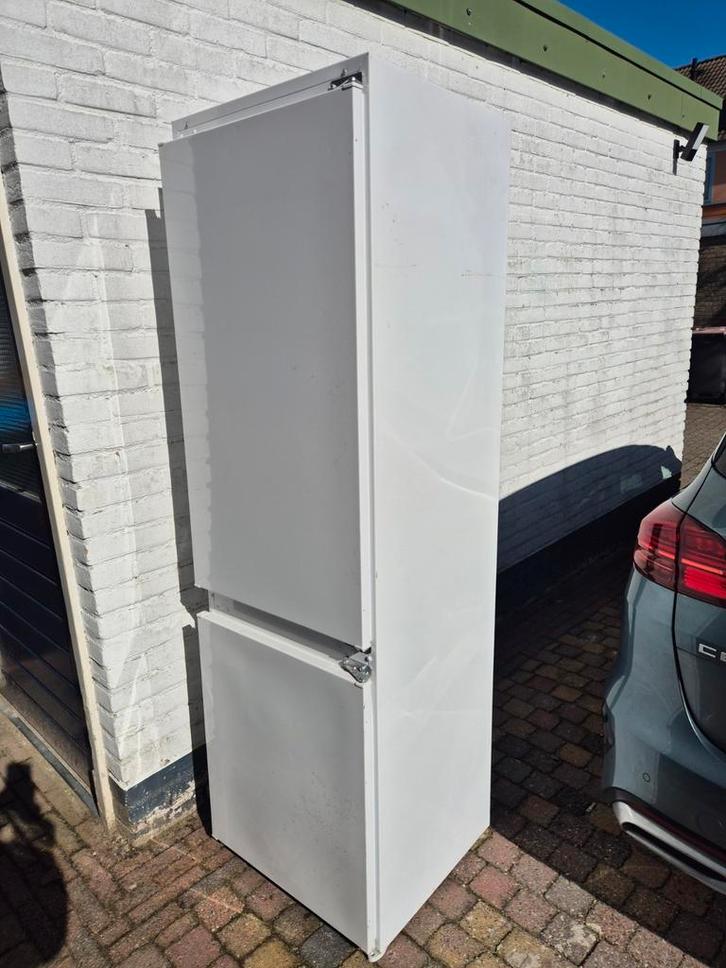 Koelvriescombinatie wit Etna, Witgoed en Apparatuur, Koelkasten en IJskasten, Gebruikt, Met aparte vriezer, 200 liter of meer