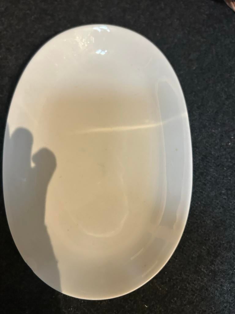 Witte ovale schaal, Huis en Inrichting, Keuken | Servies, Gebruikt, Keramiek, Ophalen of Verzenden, Schaal of Schalen