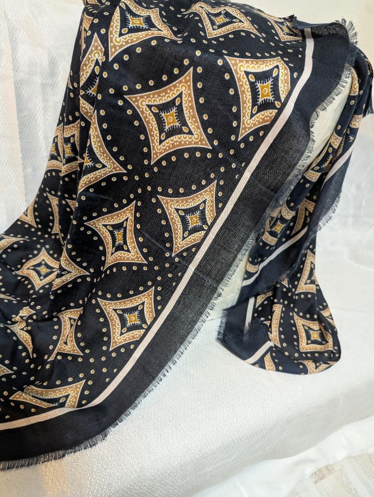 Caracciolo sjaal, Kleding | Dames, Mutsen, Sjaals en Handschoenen, Maat 46/48 (XL) of groter, Nieuw, Ophalen of Verzenden, Sjaal