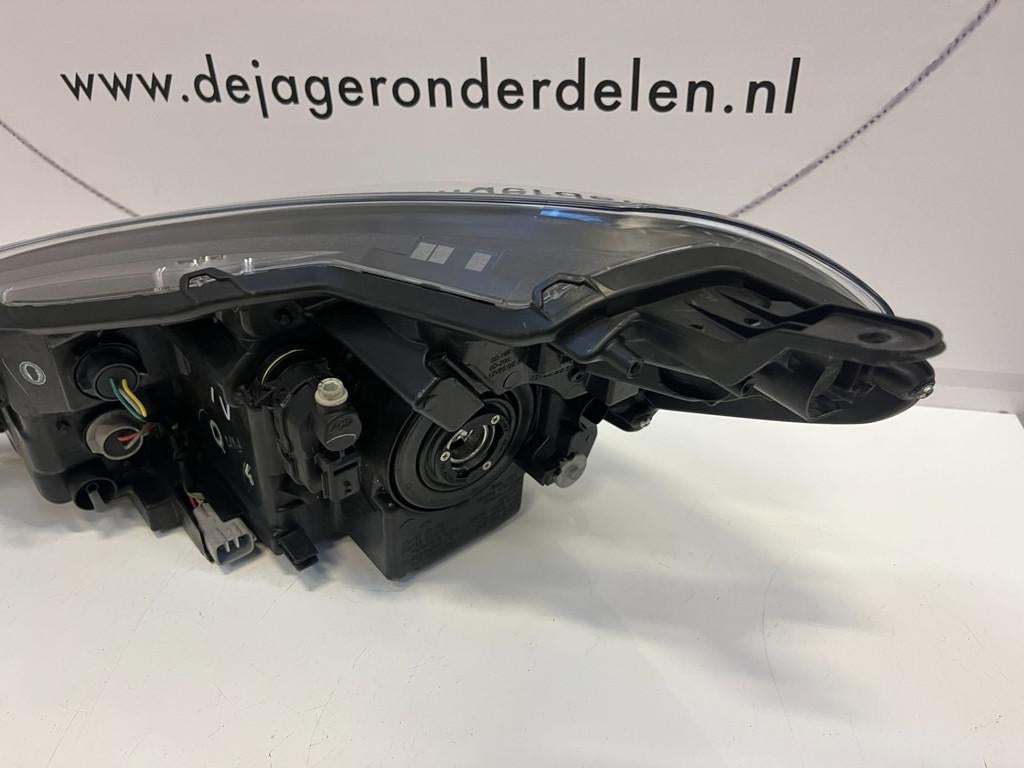 TOYOTA YARIS 3 P13 FACELIFT KOPLAMP ZWART RECHTS 2017-, Info@toyota.co.jp, Gebruikt, Toyota Motor Corporation, Toyota