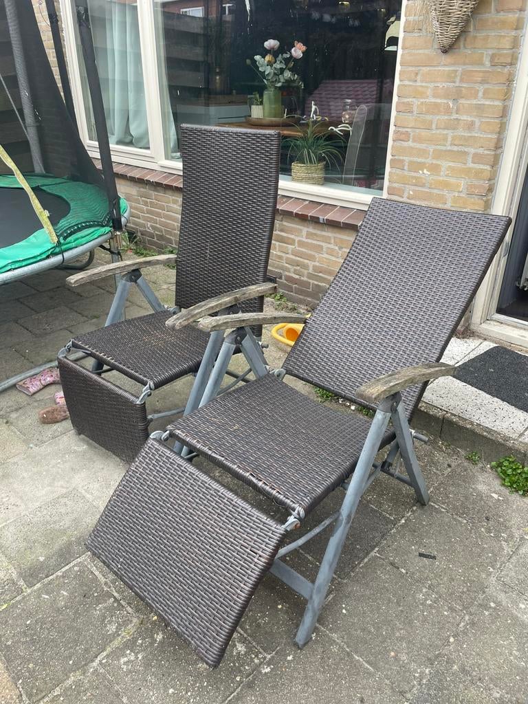 Gratis 2 tuinstoelen., Tuin en Terras, Ligbedden, Ophalen, Gebruikt, Kunststof