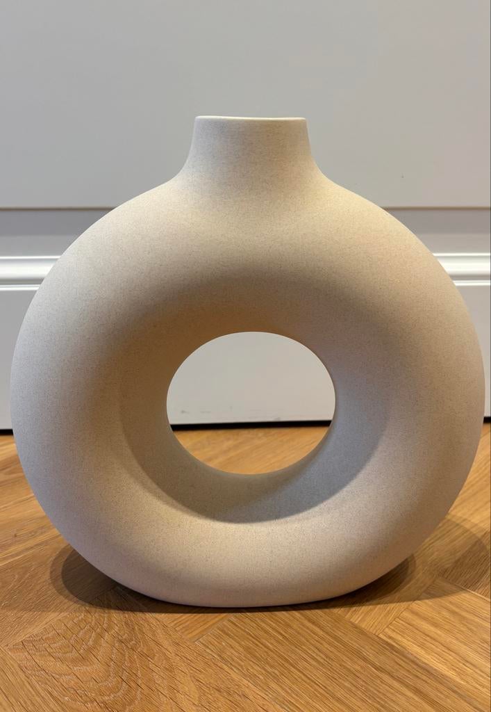 H&M Home vaas – beige keramiek – rond model – 29 cm, Huis en Inrichting, Woonaccessoires | Vazen, Ophalen, Overige kleuren, Aardewerk of Porselein