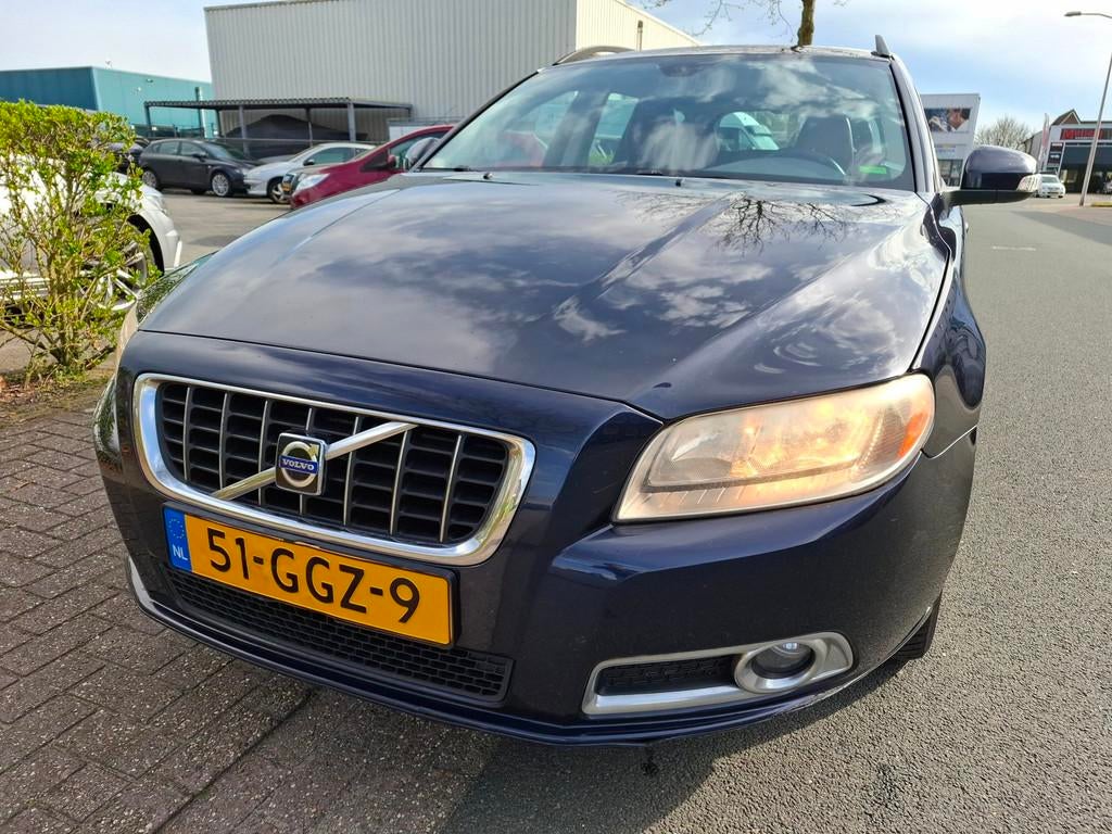 Volvo V70 2.4 D5 Momentum AUTOMAAT/CLIMA/CRUISE/LEDER!, Auto's, Volvo, Bedrijf, Te koop, V70, ABS, Airbags, Airconditioning, Boordcomputer