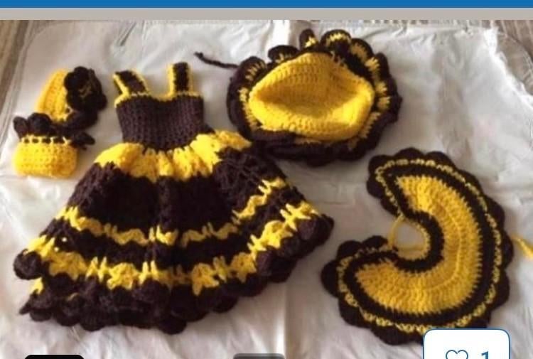 Gebreide poppenkleertjes, Ophalen of Verzenden, Zo goed als nieuw, Overige typen