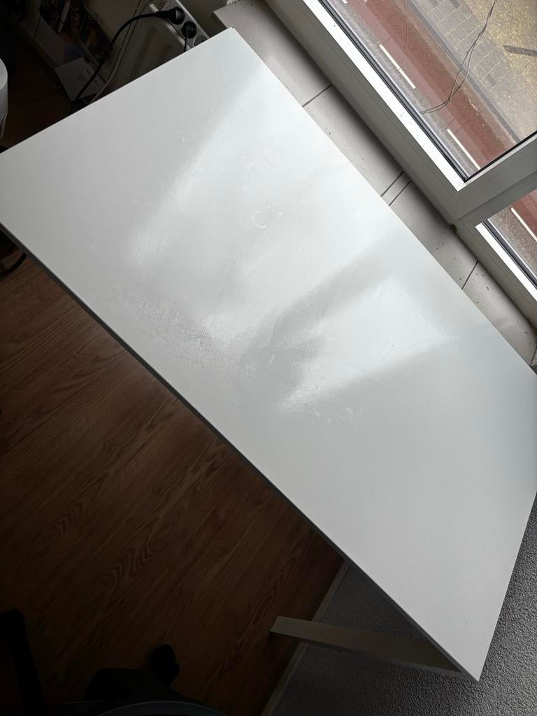 Ikea Vihalis Witte eettafel met metalen onderstel, Huis en Inrichting, Tafels | Eettafels, Ophalen, Gebruikt, 100 tot 150 cm, 50 tot 100 cm