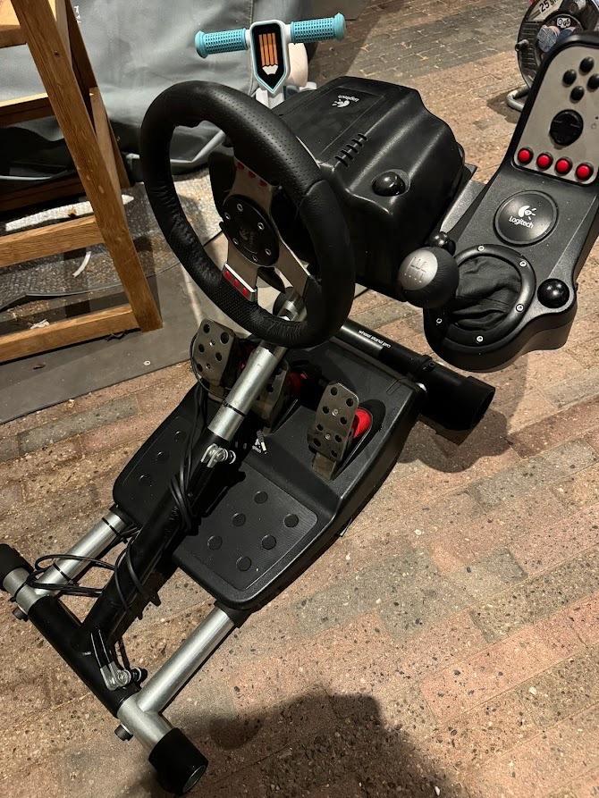 logitech wheel g25 + stand, Spelcomputers en Games, Ophalen, Zo goed als nieuw, Stuur of Pedalen, PlayStation 3