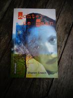 Achter de maan - Sharon Creech - boek, Ophalen of Verzenden, Gelezen