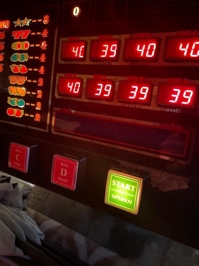 Topspinner Gokkast Halversie blauwe display is vaag, Euro, Ophalen of Verzenden, Gebruikt, Met sleutels