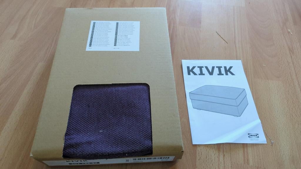 Paarse bekleding Kivik poef, Huis en Inrichting, Banken | Voetenbanken en Poefen, Gebruikt, 100 tot 125 cm, Ophalen of Verzenden