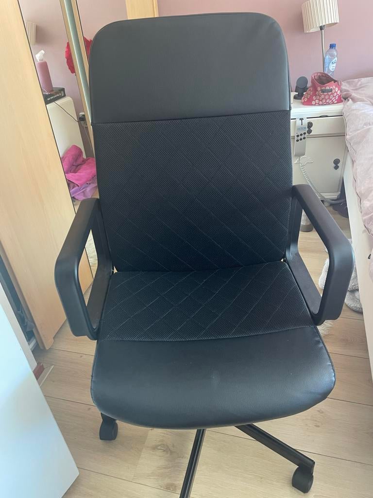 IKEA bureaustoel met wieltjes - Zwart, Huis en Inrichting, Bureaustoelen, Ophalen, Zo goed als nieuw, Zwart, Bureaustoel