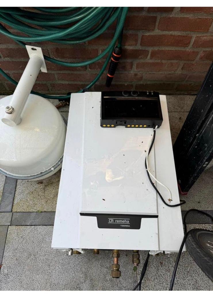 Te Koop Remeha Tzerra, Ophalen, Boiler, Minder dan 20 liter, Minder dan 3 jaar oud