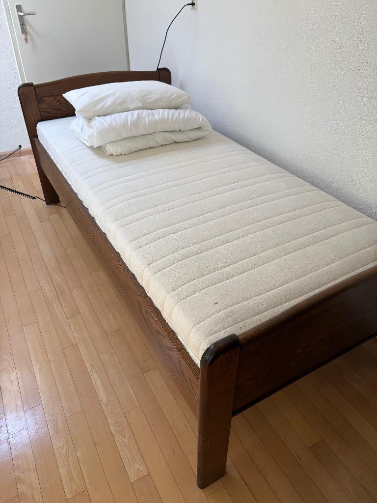 1 persoonsbed elektrisch verstelbaar, 90cm  bij 200cm, Huis en Inrichting, Slaapkamer | Bedden, Ophalen, 90 cm, Eenpersoons, Bruin