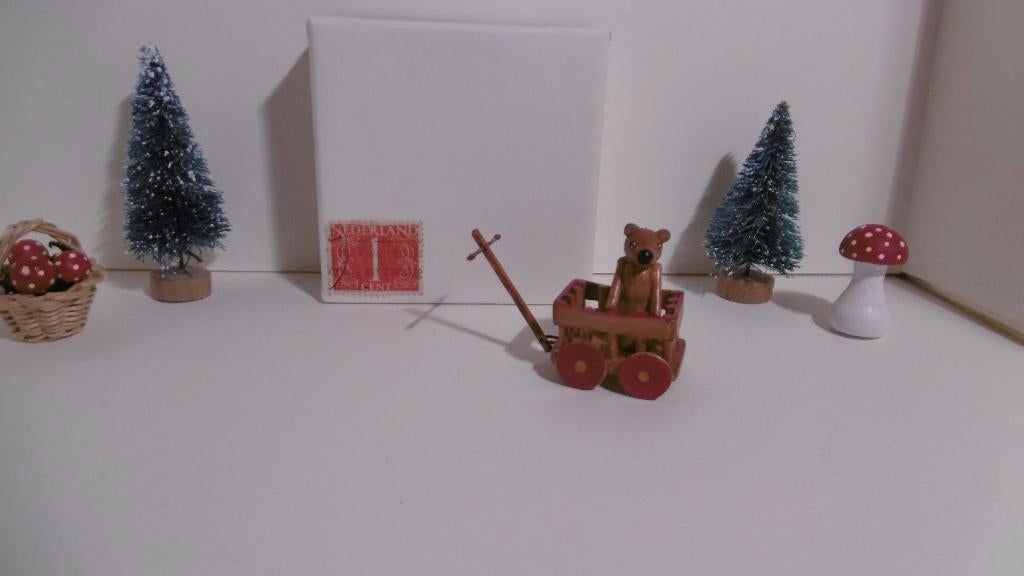 Oud houten bolderkar beer poppenhuis speelgoed miniaturen, Verzenden, Poppenhuis
