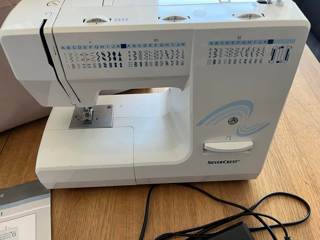 SilverCrest Vrije-arm Naaimachine SNM 33 A1, Hobby en Vrije tijd, Ophalen, Zo goed als nieuw, Naaimachine, Overige merken