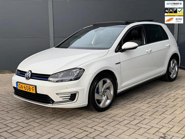 Volkswagen Golf 1.4 TSI GTE / Pano / Leer / Nap / Trekhaak, Auto's, Volkswagen, Bedrijf, Te koop, Golf, ABS, Airbags, Airconditioning