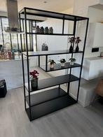 Stijlvolle Zwarte Roomdivider / Open Kast - Merk: Woood, Ophalen, Met plank(en), 100 tot 150 cm, Zo goed als nieuw