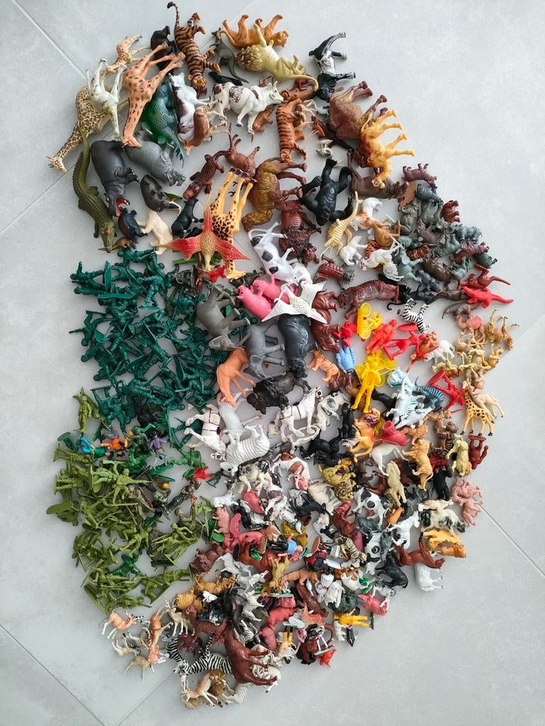 Kunststof diertjes en soldaatjes speelgoed, Ophalen, Gebruikt, Overige typen