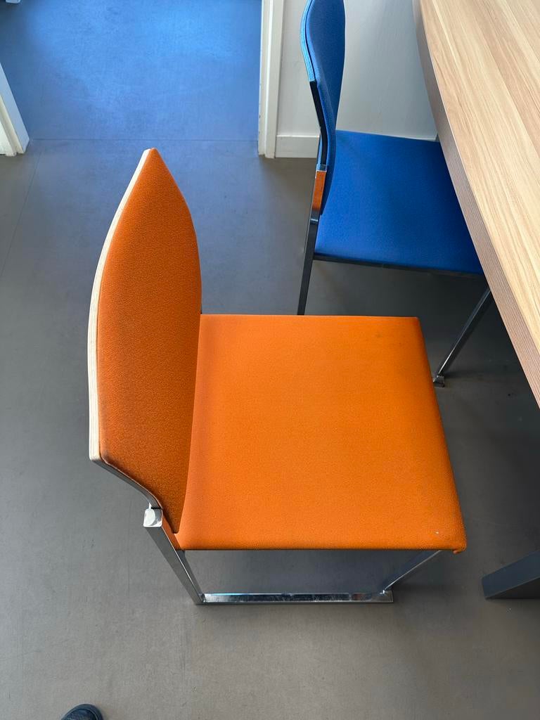 Moderne kantoortafel met 4 stoelen, Huis en Inrichting, Stoelen, Sard, Overige kleuren, 3815kl, Ophalen of Verzenden