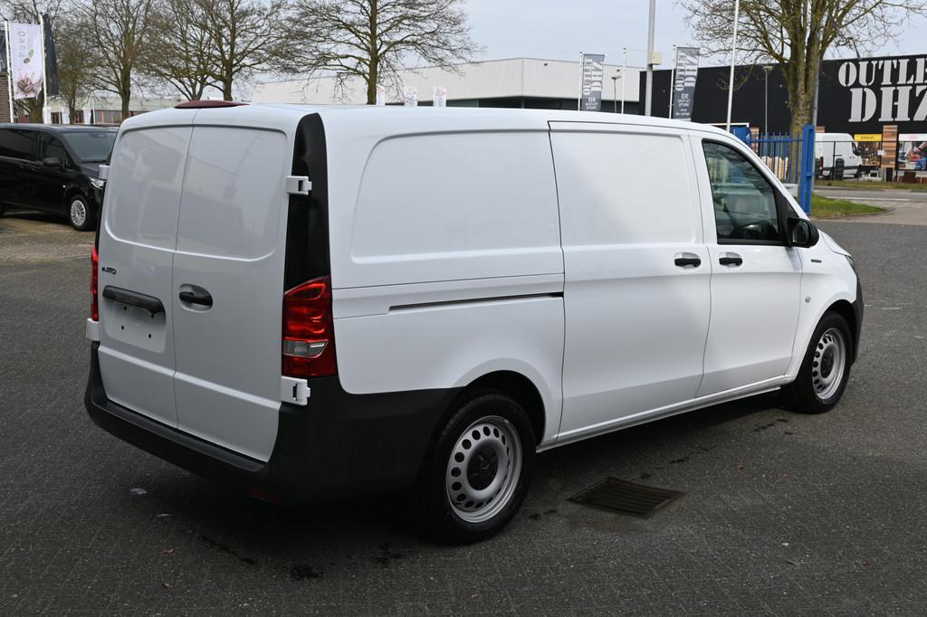 Mercedes-Benz eVito 112 L2 66 kWh Audio 30 met camera, Achte, Gebruikt, Lichtsensor, Met garantie (alle), Wit
