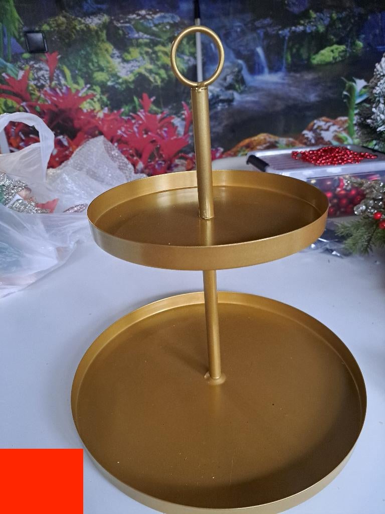 ETAGERE met 2 plateaus z.g.a.n. leuk voor op tafel, Ophalen, Zo goed als nieuw