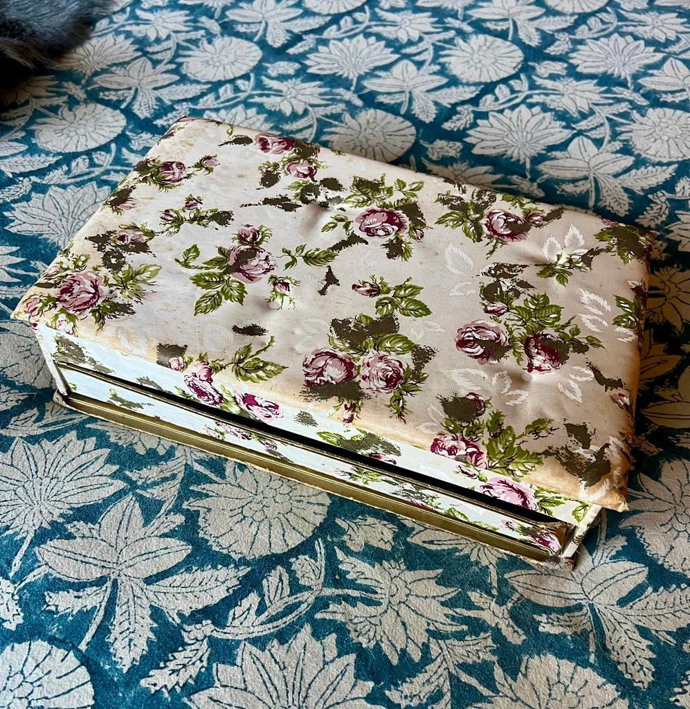 Vintage Franse brocante stoffen naaidoos sieradendoos doosje, Antiek en Kunst, Curiosa en Brocante, Ophalen of Verzenden