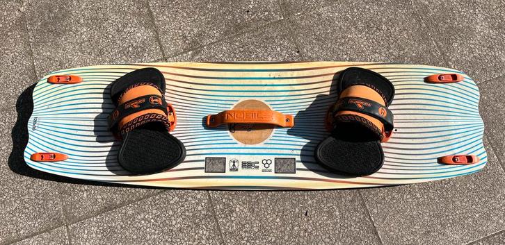 Nobile NHP 128 x 39 Kiteboard - Perfect voor Freeride, Watersport en Boten, Kitesurfen, Gebruikt, Kiteboard, 4 m² of minder, Twintip