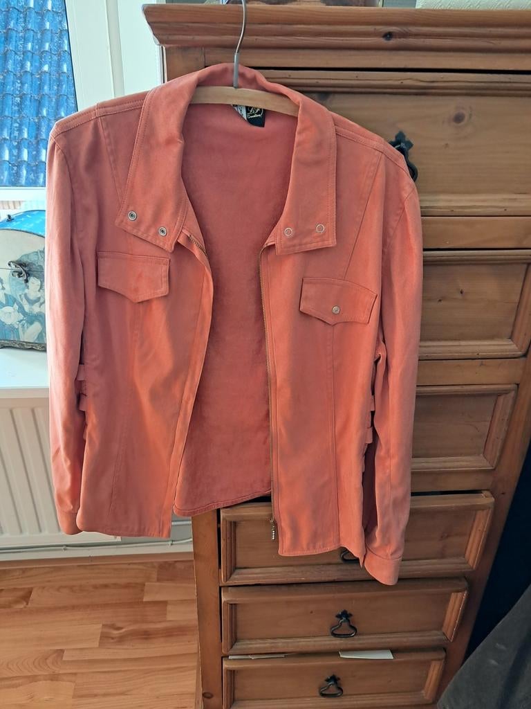 Kort oranje suède jasje - Maat 40, Ophalen of Verzenden, Gedragen, Maat 38/40 (M), Oranje