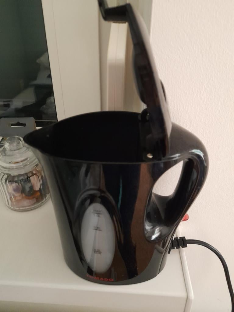 Nieuwe Tomado Waterkoker zwart 1 liter max, Witgoed en Apparatuur, Waterkokers, 1 tot 2 liter, Ophalen, Nieuw