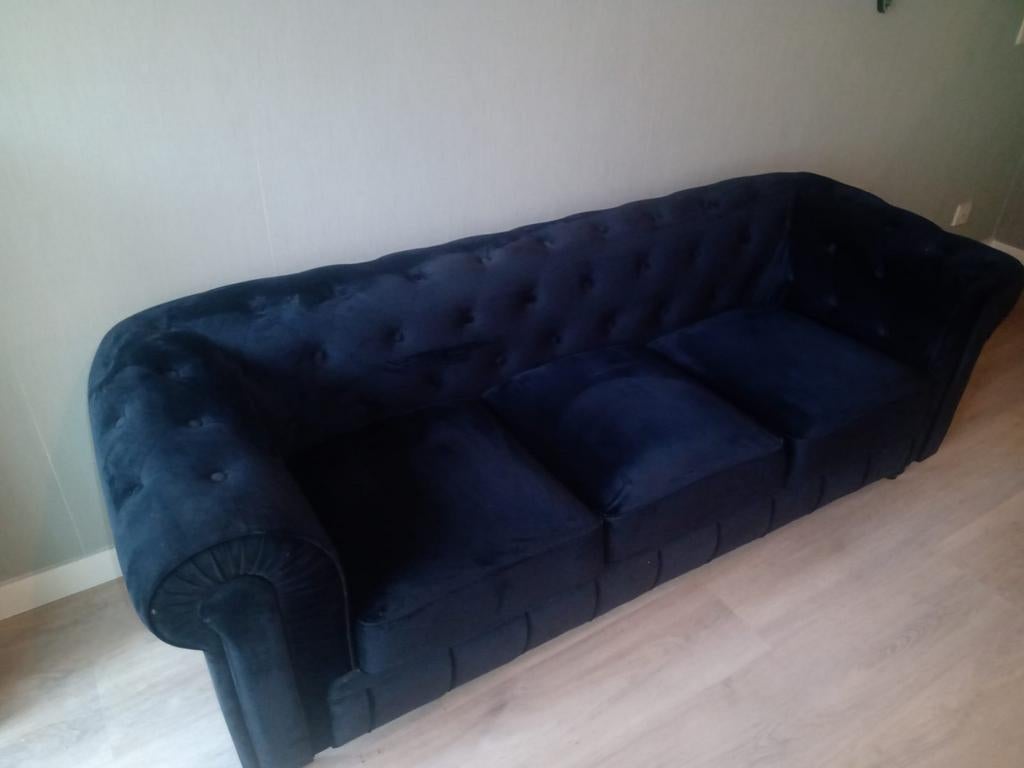 Gecapitonneerde Bank - Donker Antraciet/Zwart - als nieuw, Huis en Inrichting, Banken | Sofa's en Chaises Longues, Gebruikt, Driepersoons