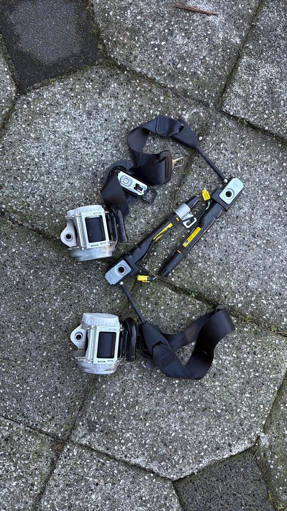 Volkswagen golf 8 gti tsi gtd r20 gordel set dubbel spanner, Auto-onderdelen, Ophalen, Gebruikt, Volkswagen