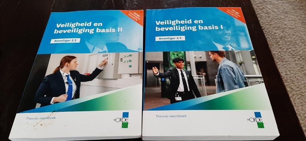 Veiligheid en Beveiliging Basis 1 & 2 + SR, Ophalen of Verzenden, Beta, Zo goed als nieuw, HBO
