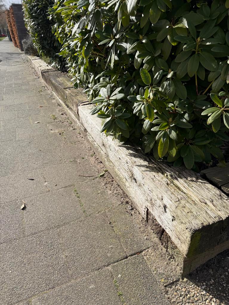 Gratis af te halen: Veel meter aan gebruikte bilzen, Tuin en Terras, Bielzen en Borders, Gebruikt, 25 tot 50 cm, 25 cm of meer