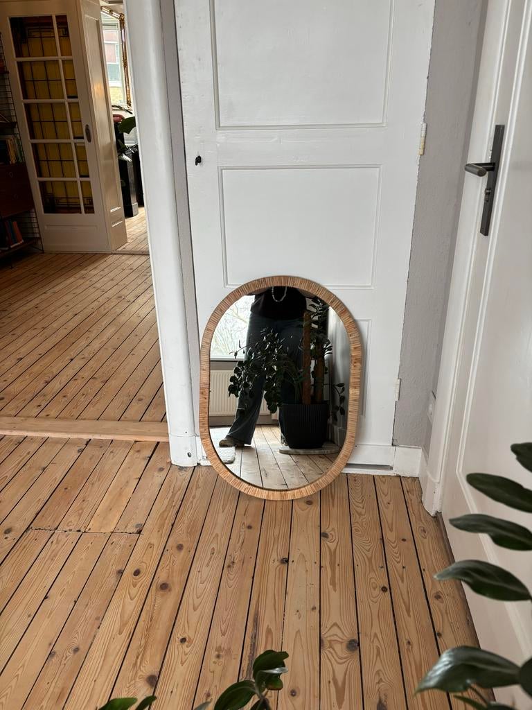 IKEA OPPHEM spiegel, Huis en Inrichting, Woonaccessoires | Spiegels, Ophalen, Gebruikt, Minder dan 100 cm, Ovaal