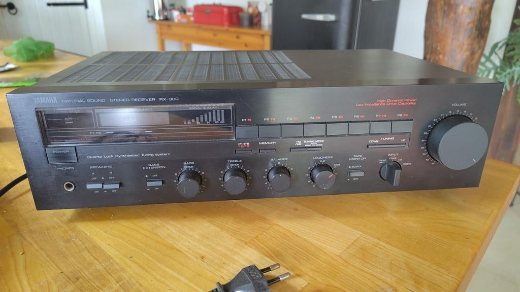 Yamaha RX-300 Natural Sound Stereo Receiver, Yamaha, Ophalen of Verzenden, Zo goed als nieuw, 60 tot 120 watt