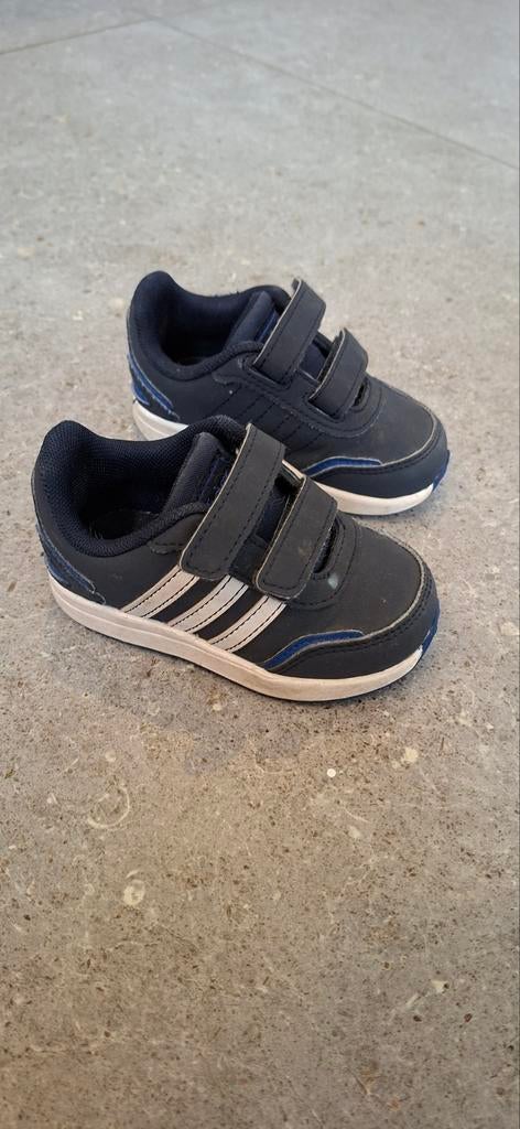 Leuke stoere Adidas kinderschoenen, maat 20, Kinderen en Baby's, Kinderkleding | Schoenen en Sokken, Adidas, Gebruikt, Jongen of Meisje