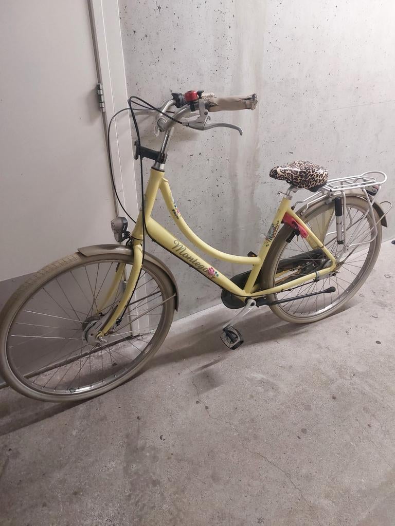 Montego damesfiets 28 inch met roze Axa slot, Fietsen en Brommers, Fietsen | Dames | Damesfietsen, Ophalen, Gebruikt, Overige merken