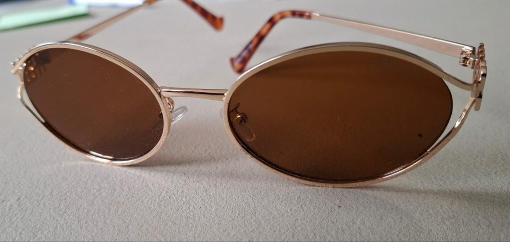 Miu Miu zonnebril retro style bruin goudkleurig, Sieraden, Tassen en Uiterlijk, Zonnebrillen en Brillen | Dames, Overige merken