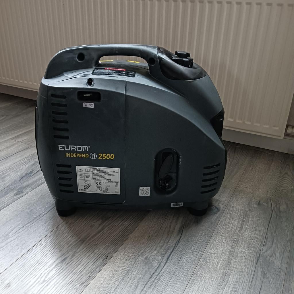 Eurom independ 2500, Ophalen of Verzenden, Zo goed als nieuw, Minder dan 5 kVA, Benzine
