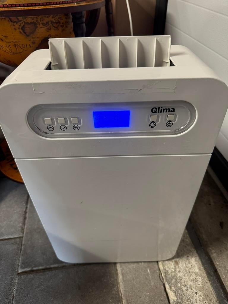 Krachtige Qlima Luchtontvochtiger D520, Witgoed en Apparatuur, Luchtbehandelingsapparatuur, Zo goed als nieuw, Luchtontvochter