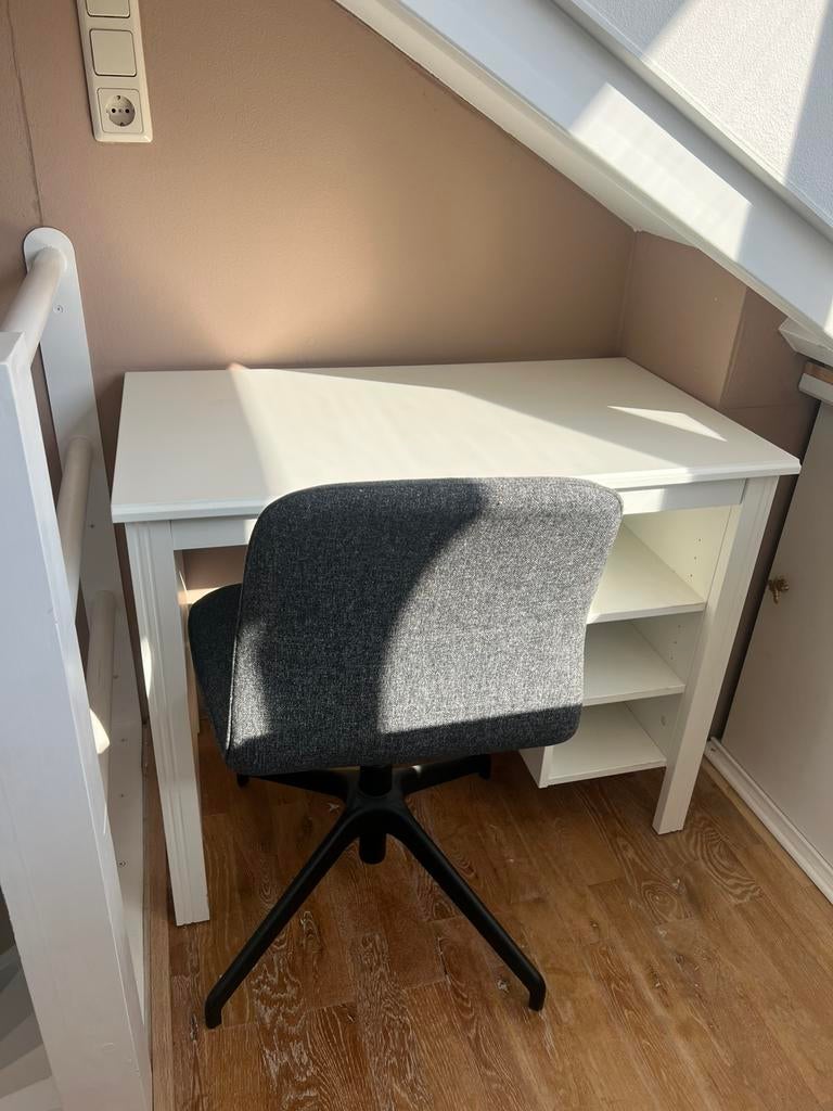 Bureau ikea brusali, Ophalen, Zo goed als nieuw