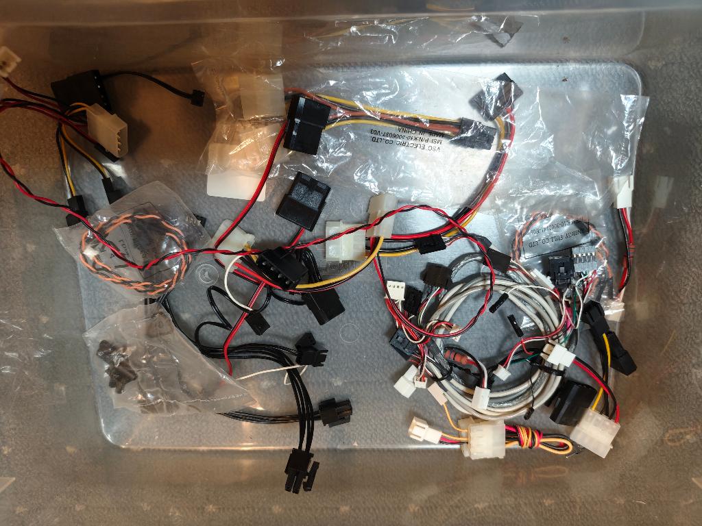 Moederbord kabel en een verdwaalde PSU connector, Ophalen of Verzenden, Nieuw