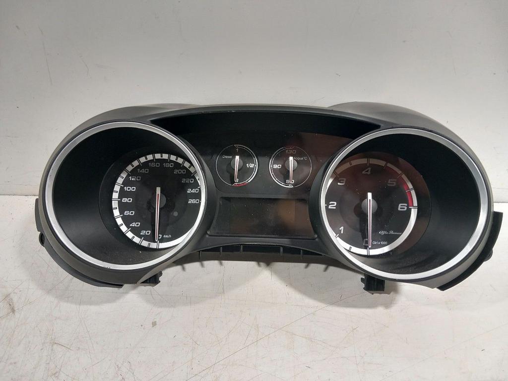 Cockpit Alfa Romeo Giulietta, Onderdelen@venauto.nl, Van der Ven Autorecycling B.V., Gebruikt, Ettenseweg 76, 4706 PB Roosendaal, The Netherlands